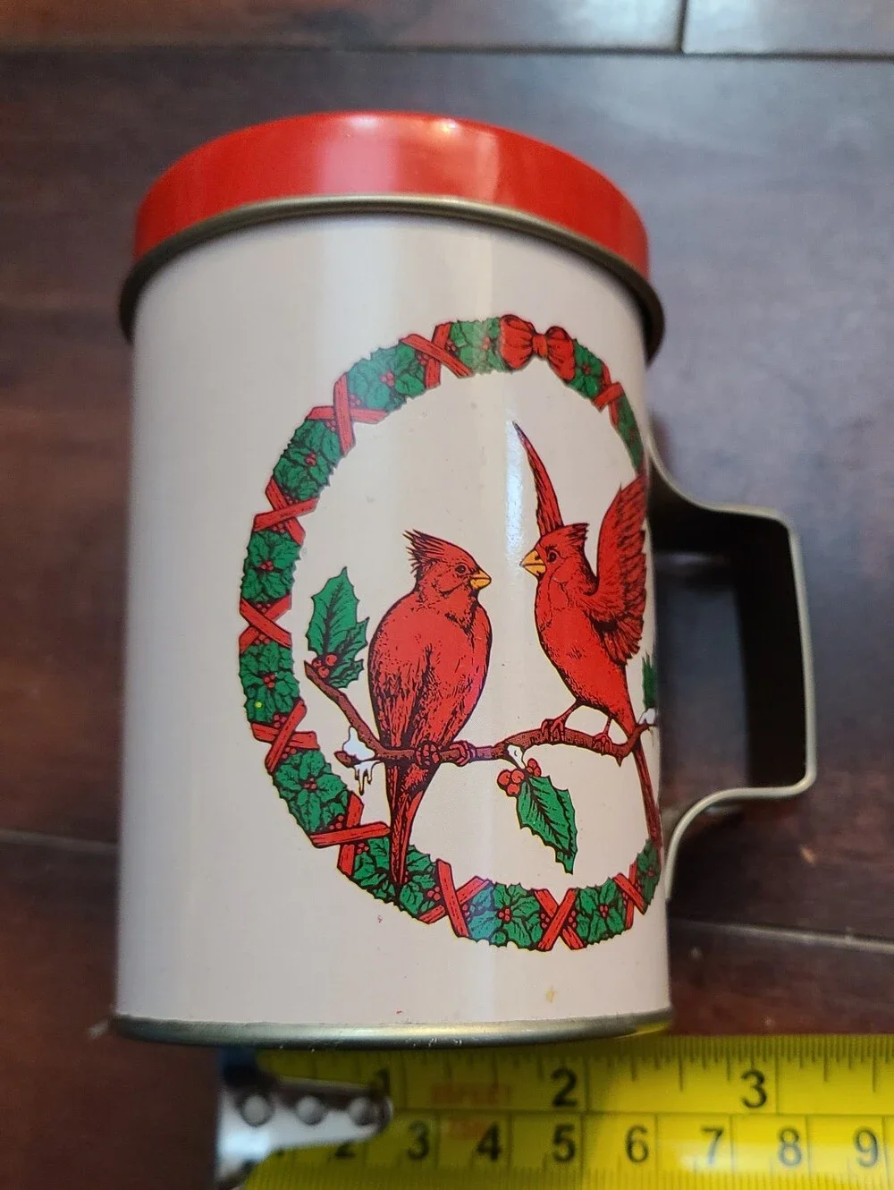 Vintage Tin Christmas Salt and Pepper Shakers - Red Cardinals 4